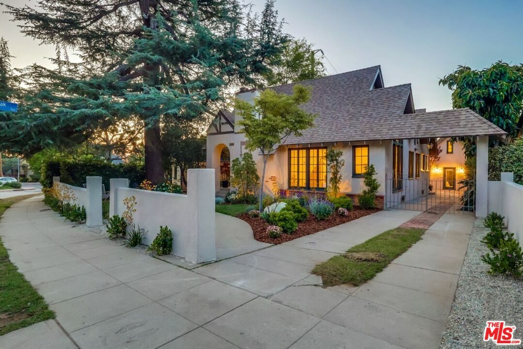 Property Photo: 1579 Oak Grove Dr CA 90041