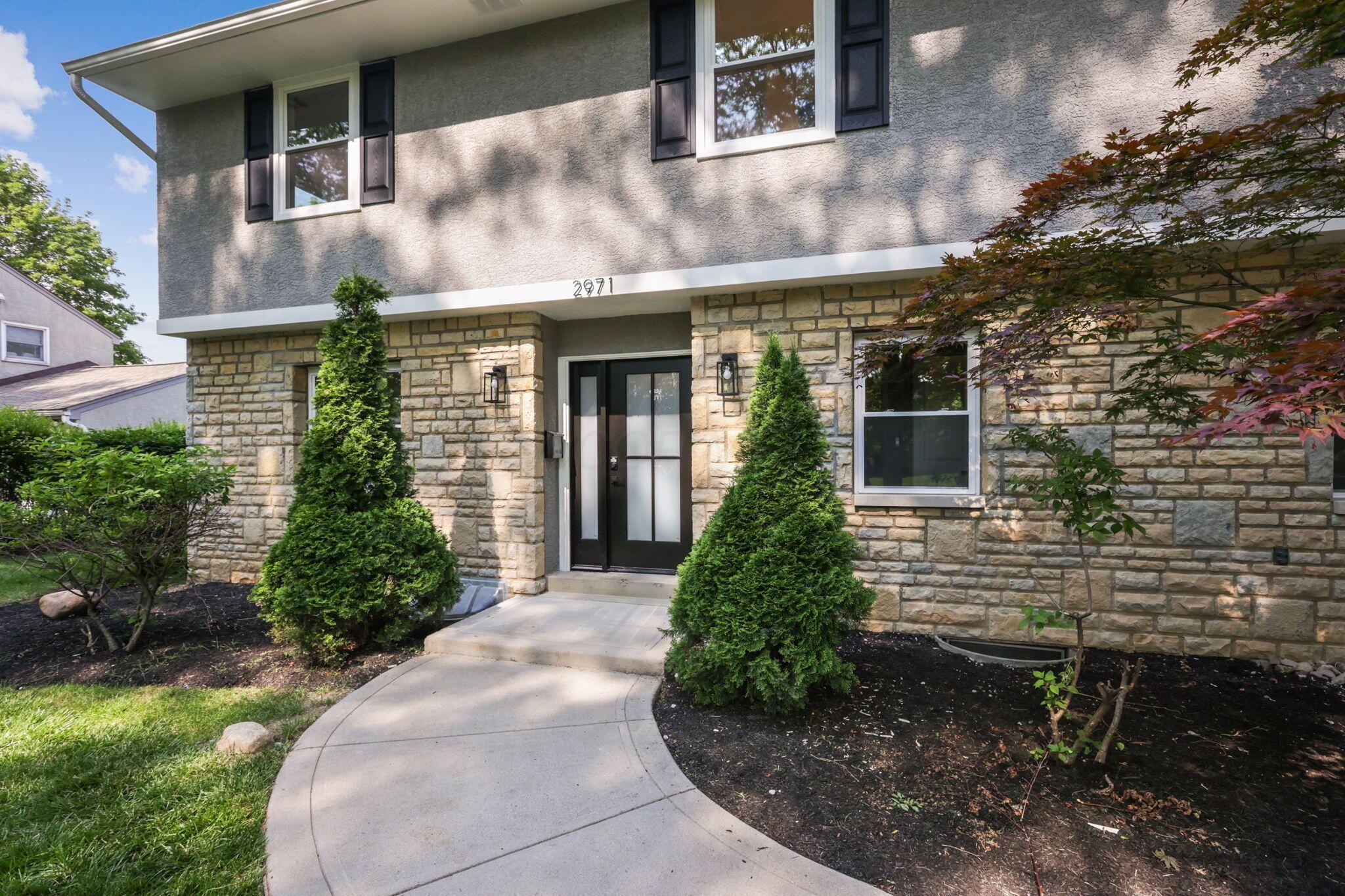 Property Photo: 2971 Wellesley Drive OH 43221