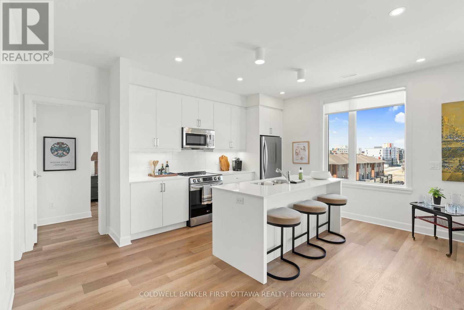 Property Photo: 530 Pimiwidon Street 308 ON K1K 5B4