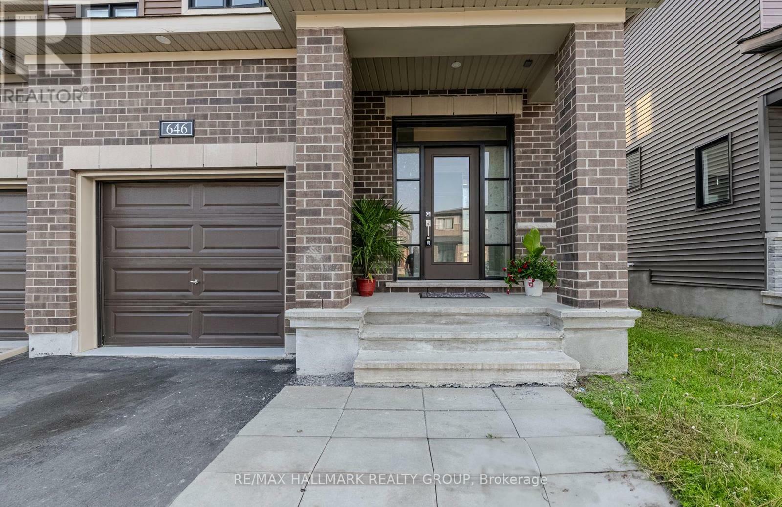 Property Photo: 646 Hamsa Street ON K2J 6Z7