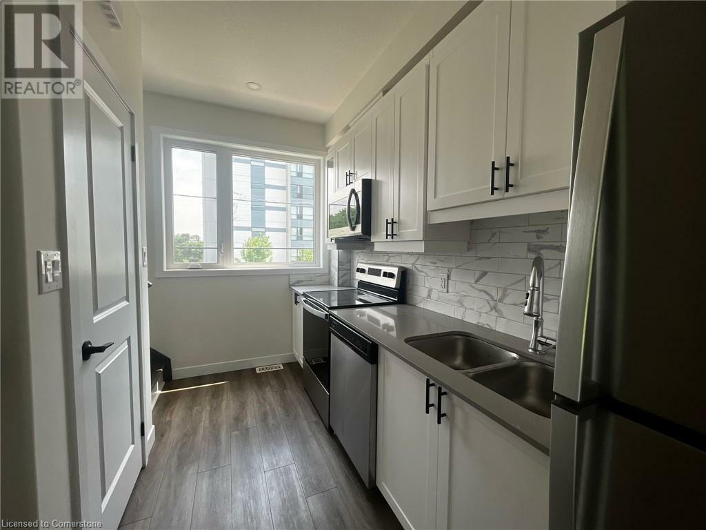 Property Photo: 650 Victoria Street South D ON N2H 5G1