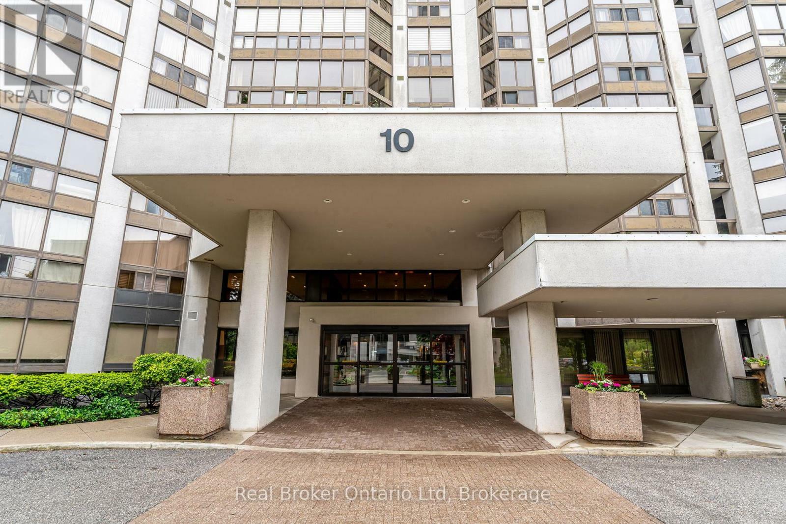 Property Photo: 10 Kenneth Avenue 1109 ON M2N 6K6