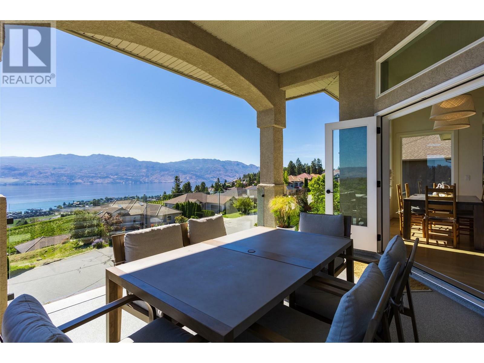 Property Photo: 1608 Braeburn Court BC V4T 2V5