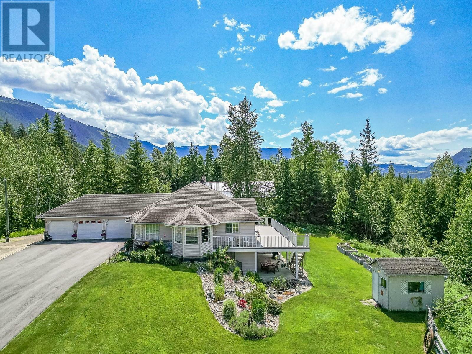 Property Photo: 4340 Sederberg Road BC V0E 2J0