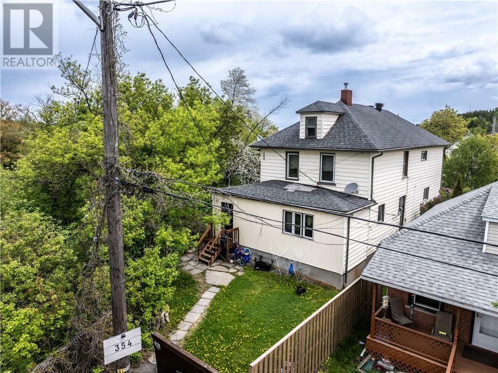 Property Photo: 354 Eva Avenue ON P3C 4N3