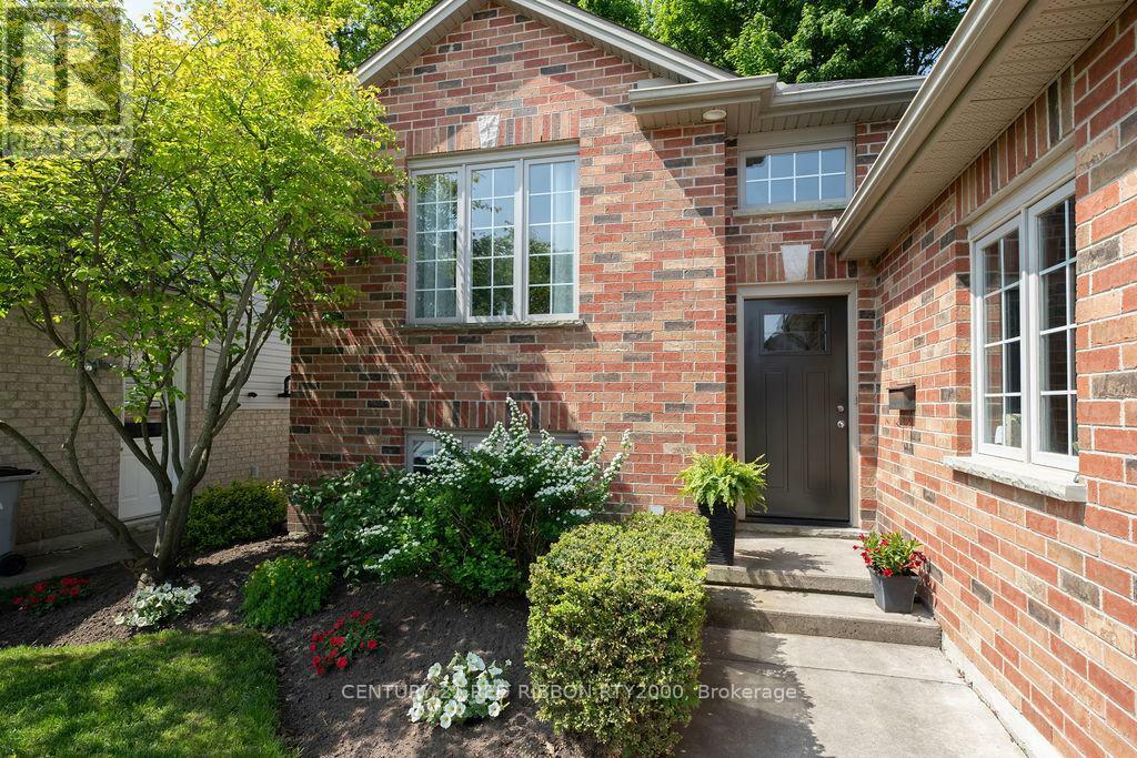 Property Photo: 92 Ridge Street ON N7G 4K1