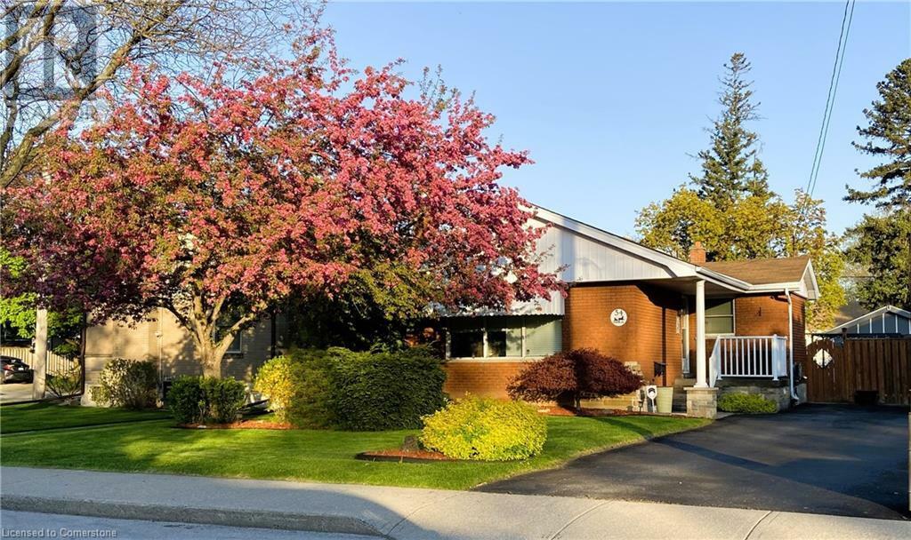 Property Photo: 54 Sherwood Rise ON L8T 1N8