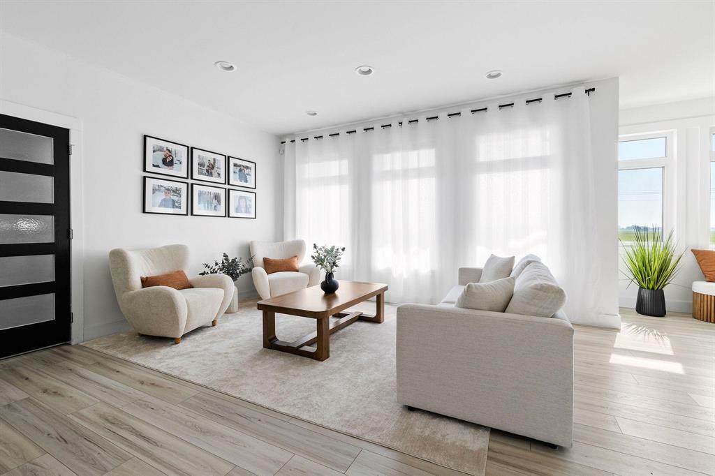 Property Photo: 146 Carleton Drive MB R5G 0W4