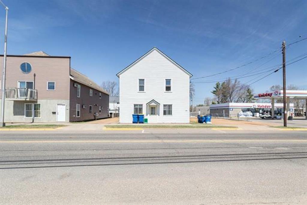 Property Photo:  1322 West Main Street  WI 54452 