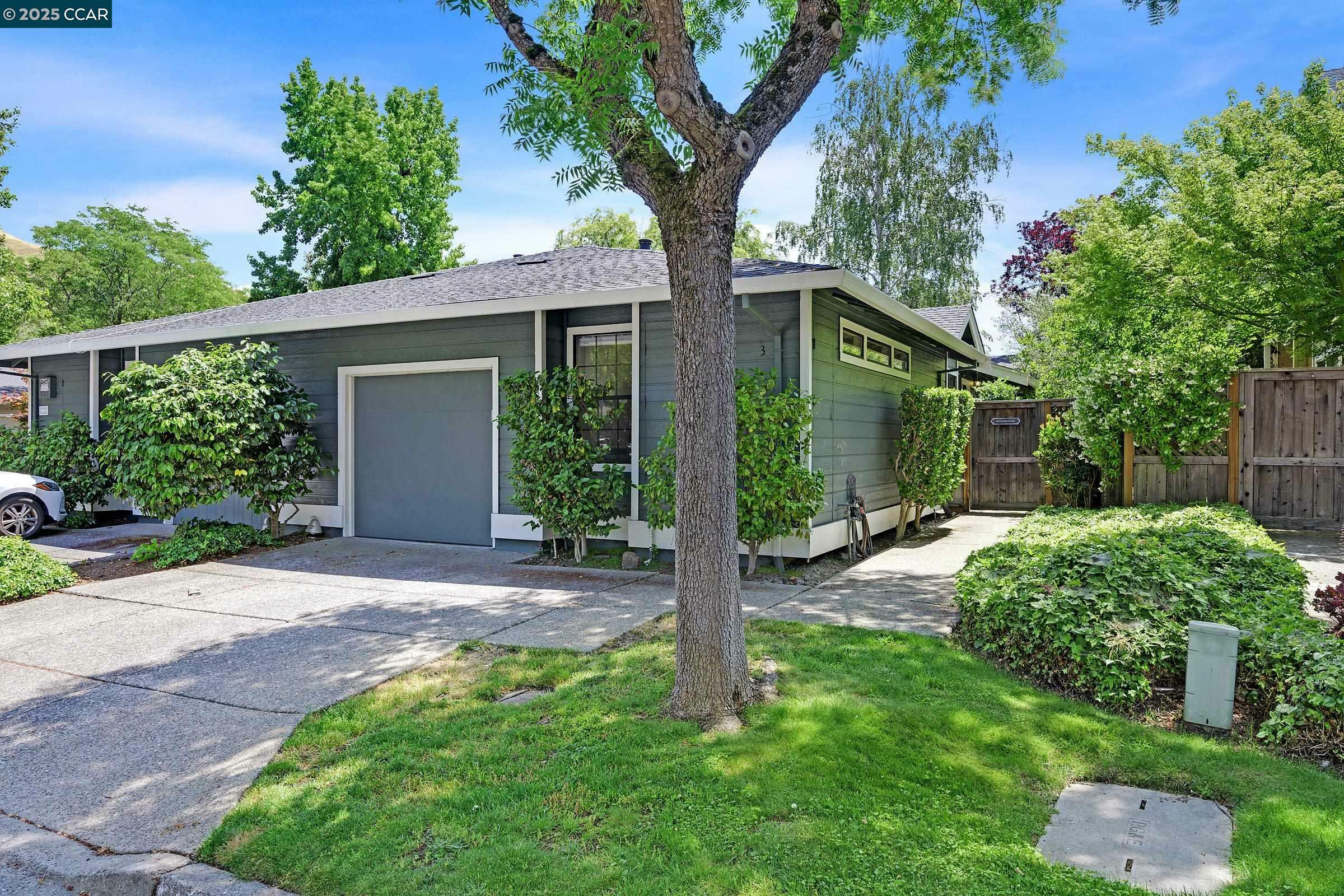 Property Photo: 3 Josefa Pl CA 94556