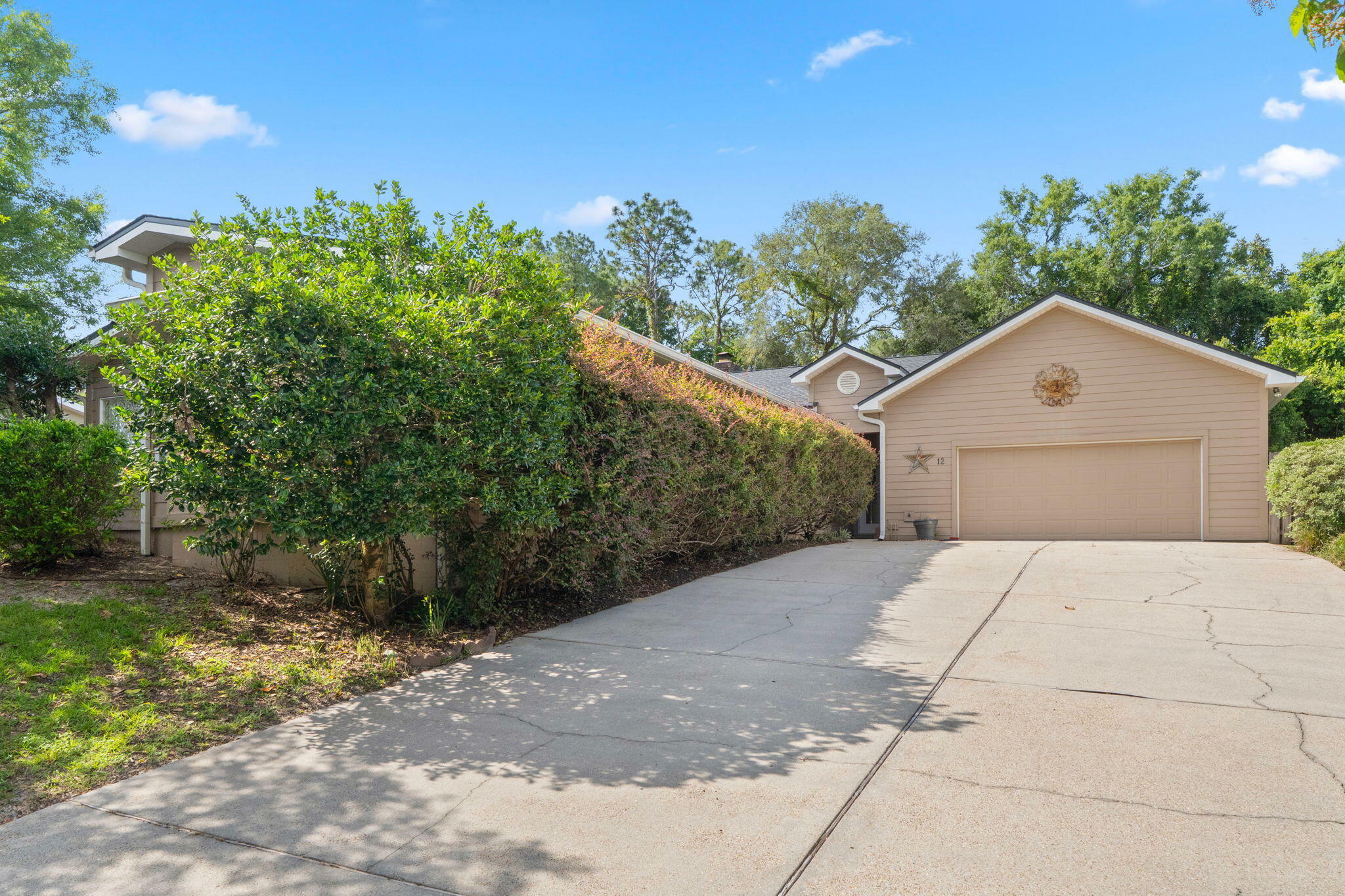 Property Photo: 12 Hillcrest Drive FL 32579