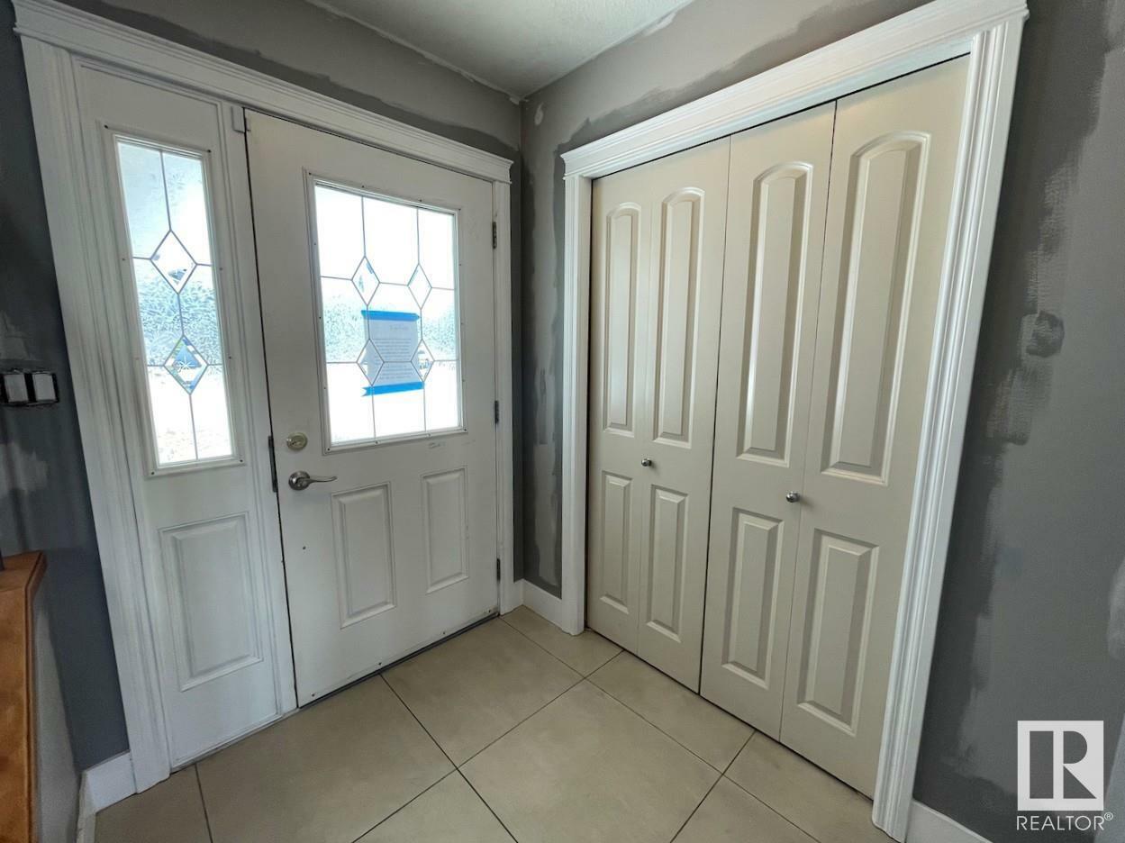 Property Photo:  5228 39 Avenue  AB T0A 1N0 