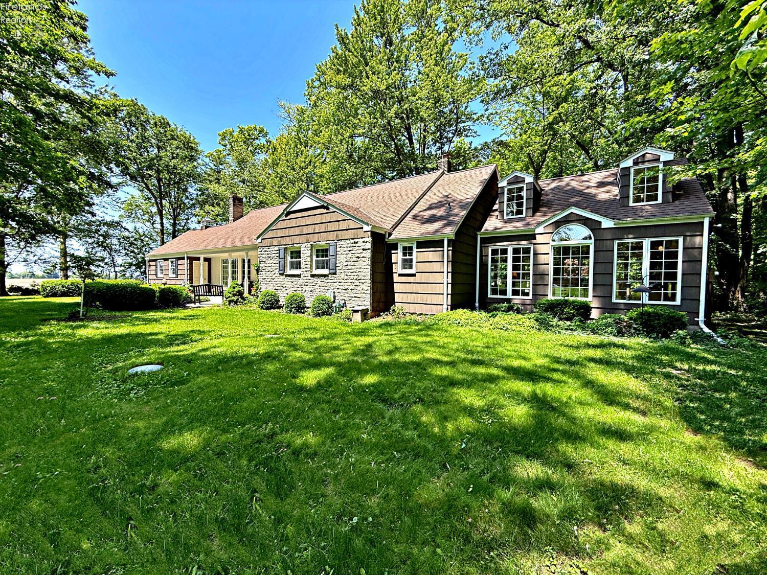Property Photo: 2483 W County Road 52 OH 44883