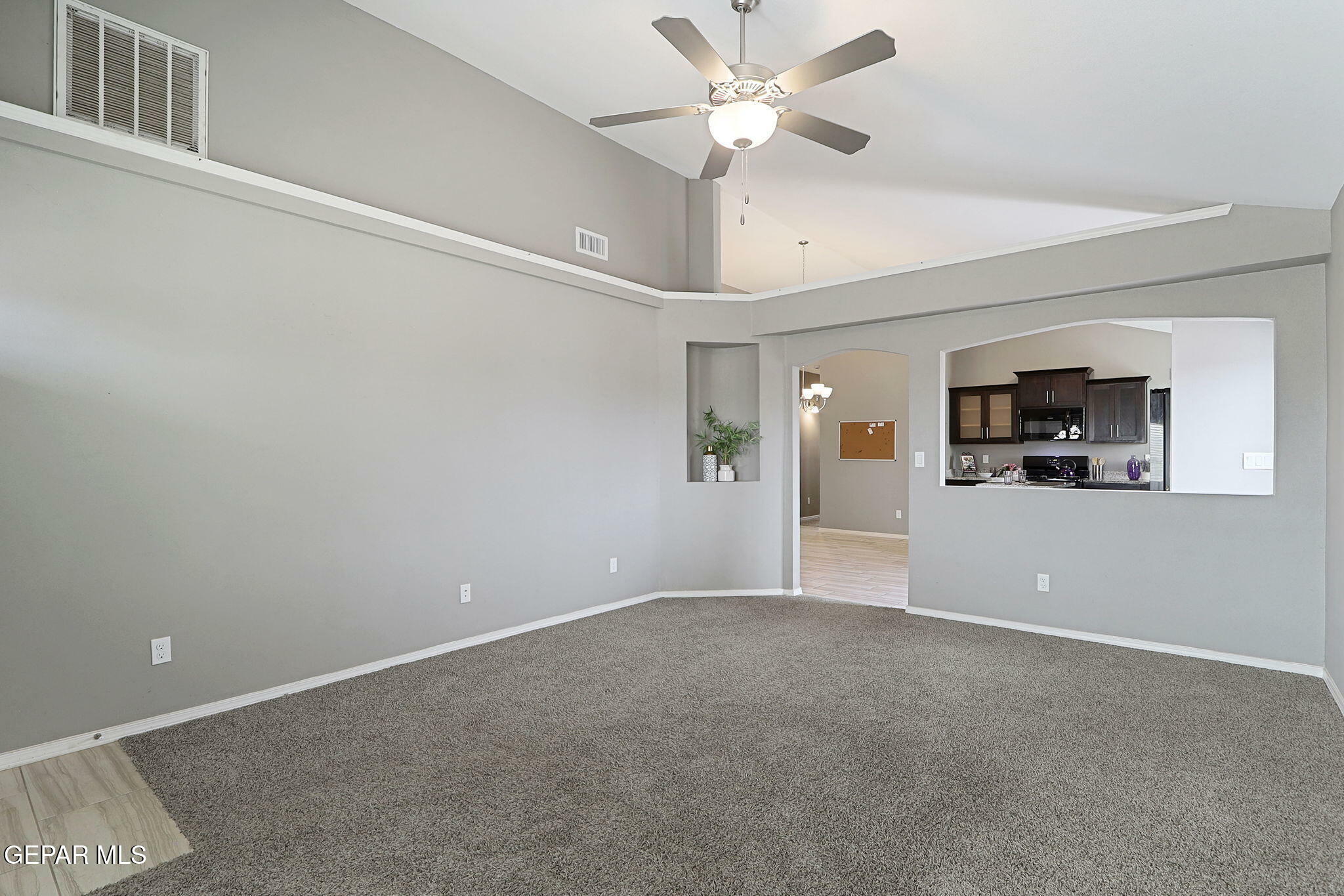 Property Photo: 401 Gran Villa Place TX 79927