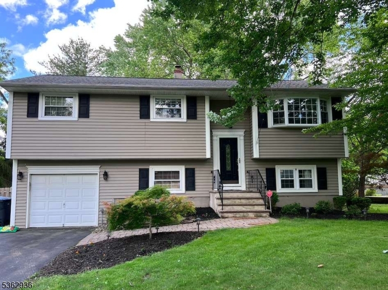 Property Photo: 10 Grandin Dr NJ 08822