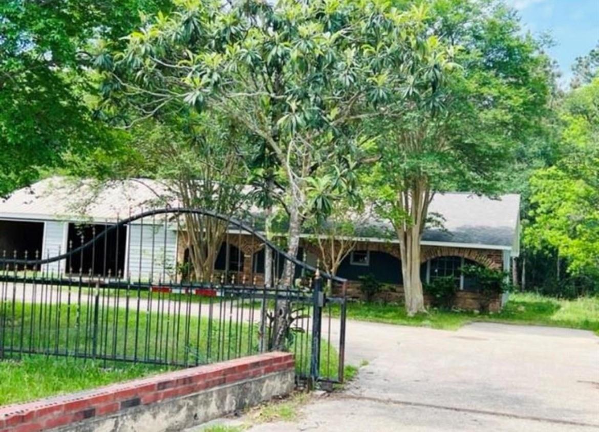 Property Photo:  142 County Road 322  TX 77327 