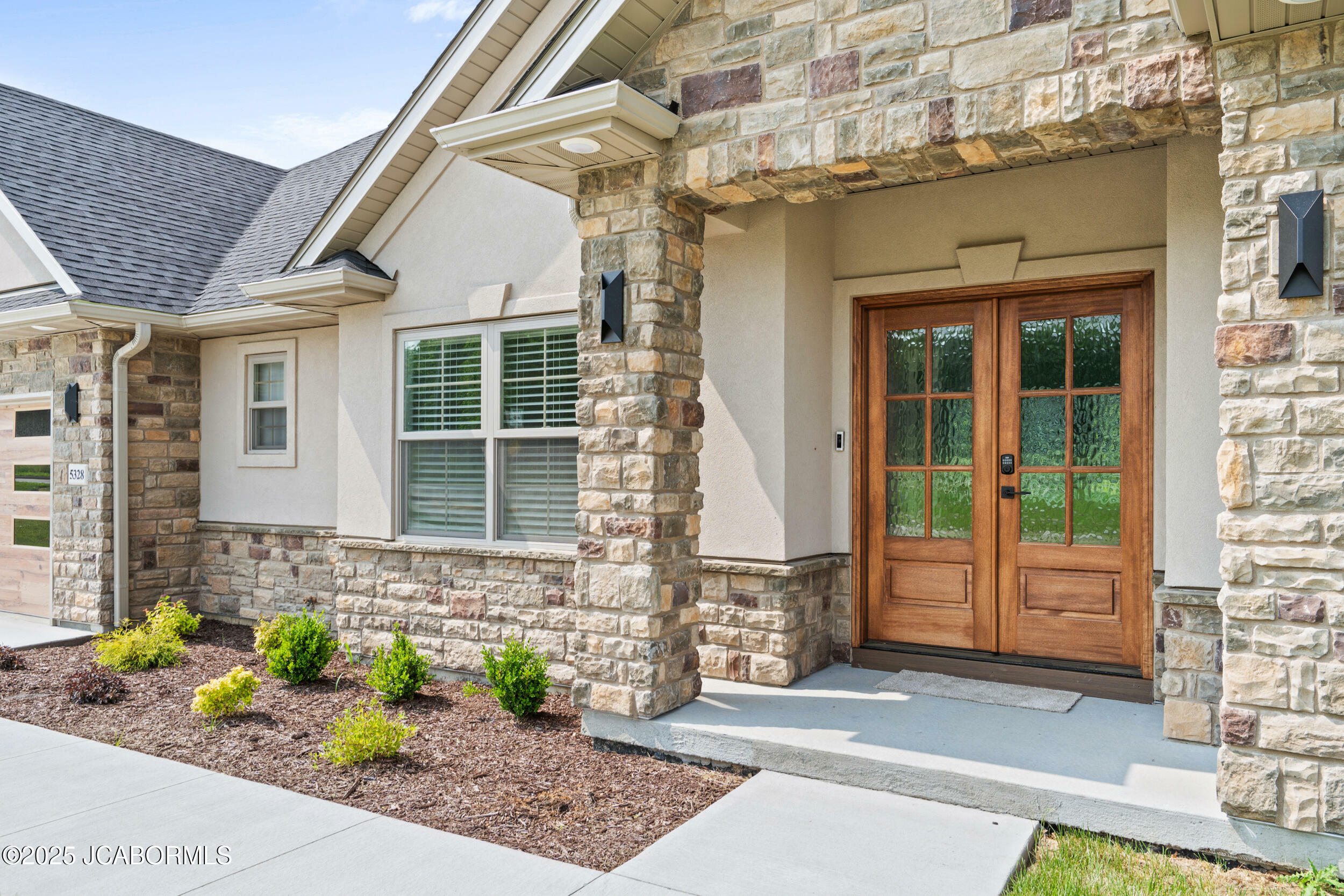 Property Photo: 5328 Oakville Ranch Drive MO 65201