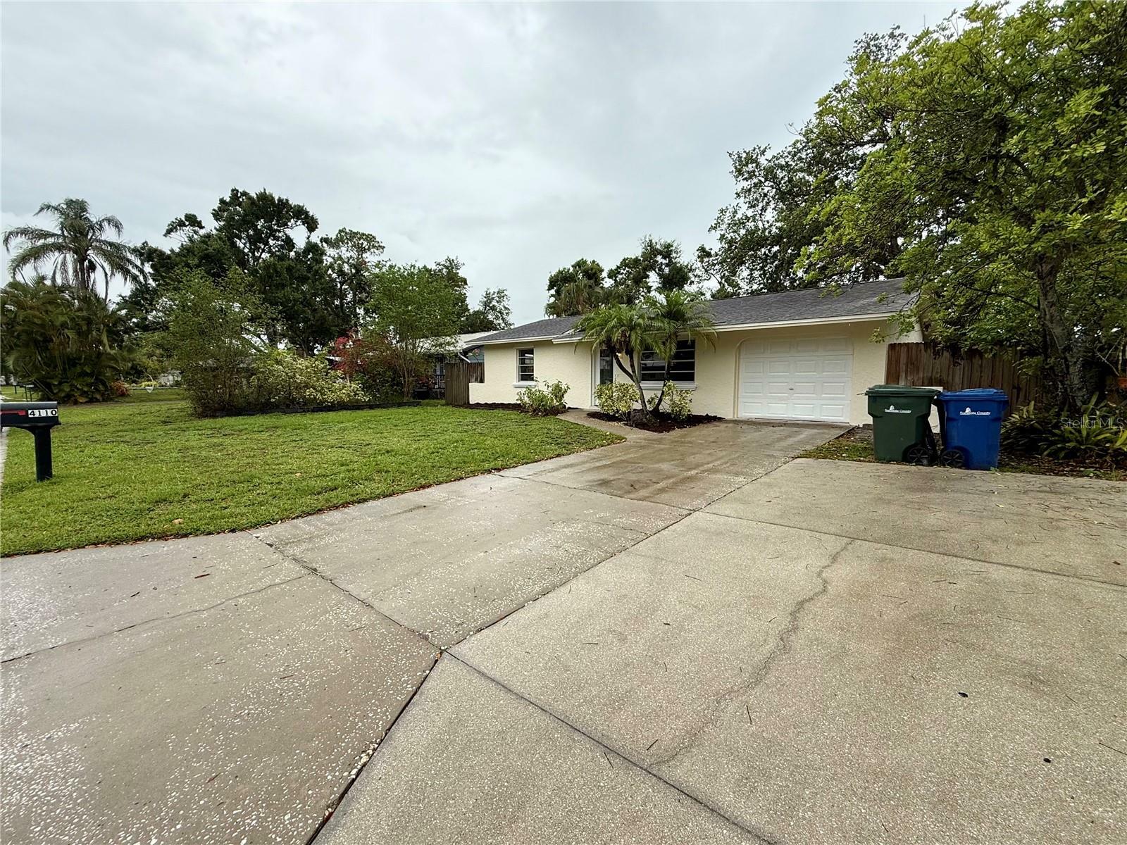 Property Photo: 4110 Longhorn Drive FL 34233