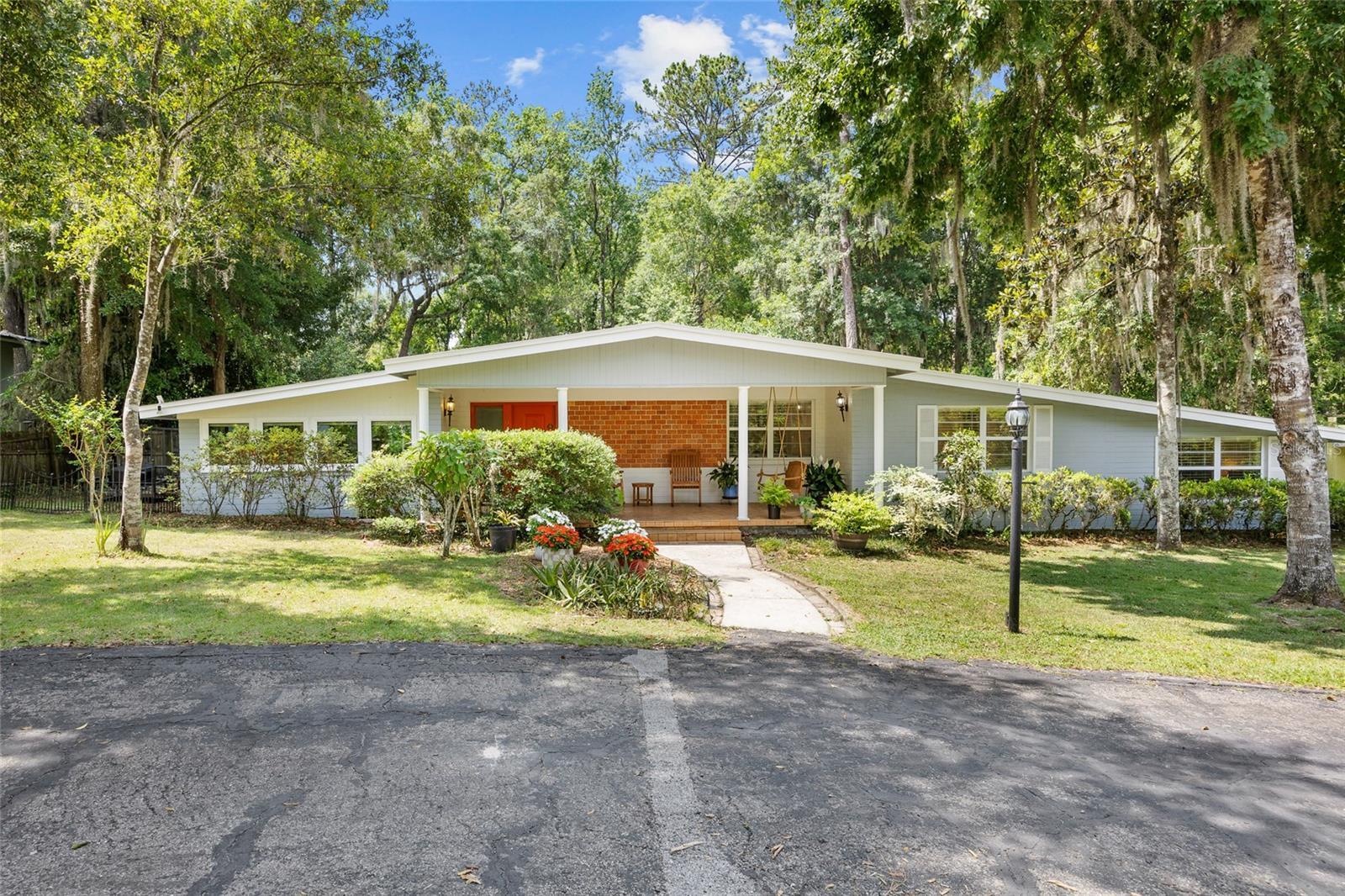 Property Photo: 2035 NW 12th Road FL 32605