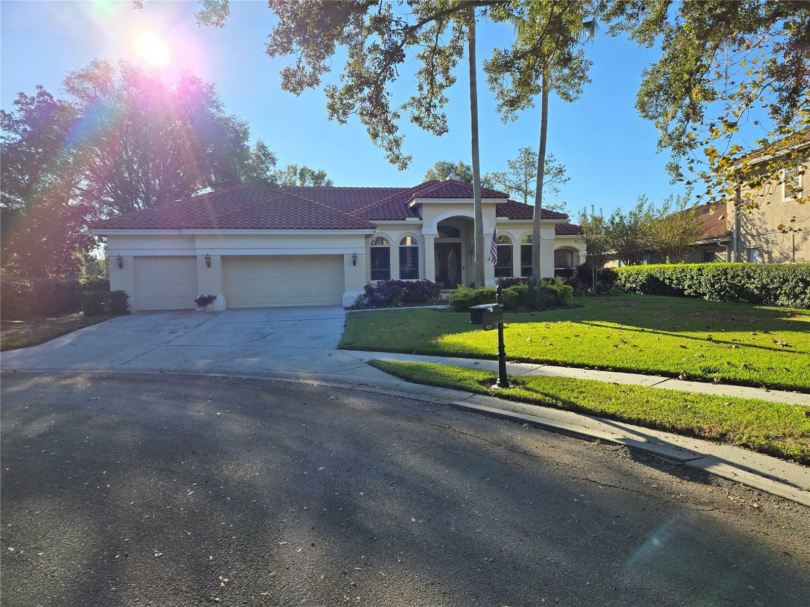 Property Photo: 9127 Woodridge Run Drive FL 33647