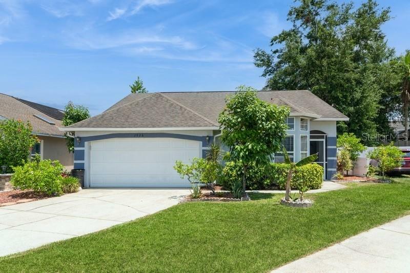 Property Photo: 2926 Dickens Circle FL 34747