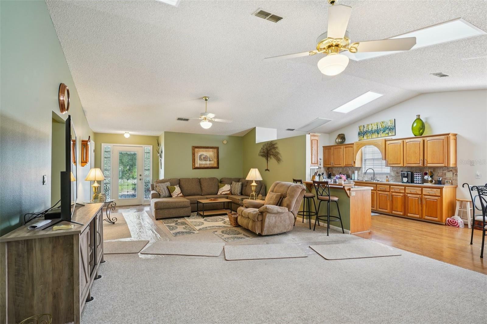 Property Photo: 1214 Loch Rannoch Court FL 34788