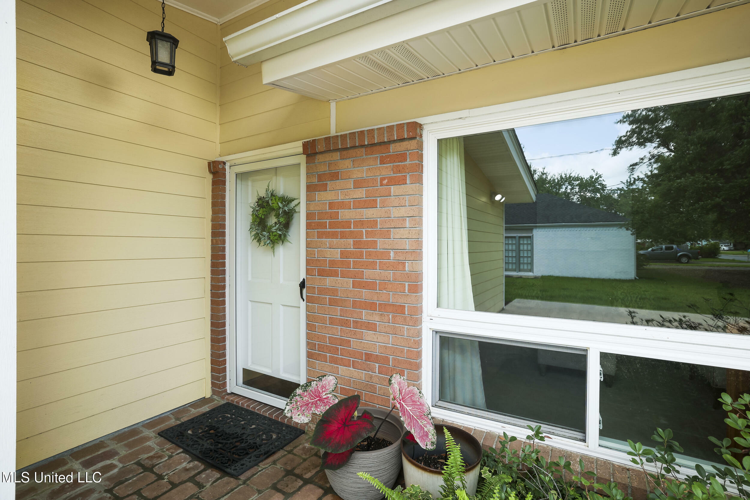Property Photo:  108 Pimlico Street  MS 39560 