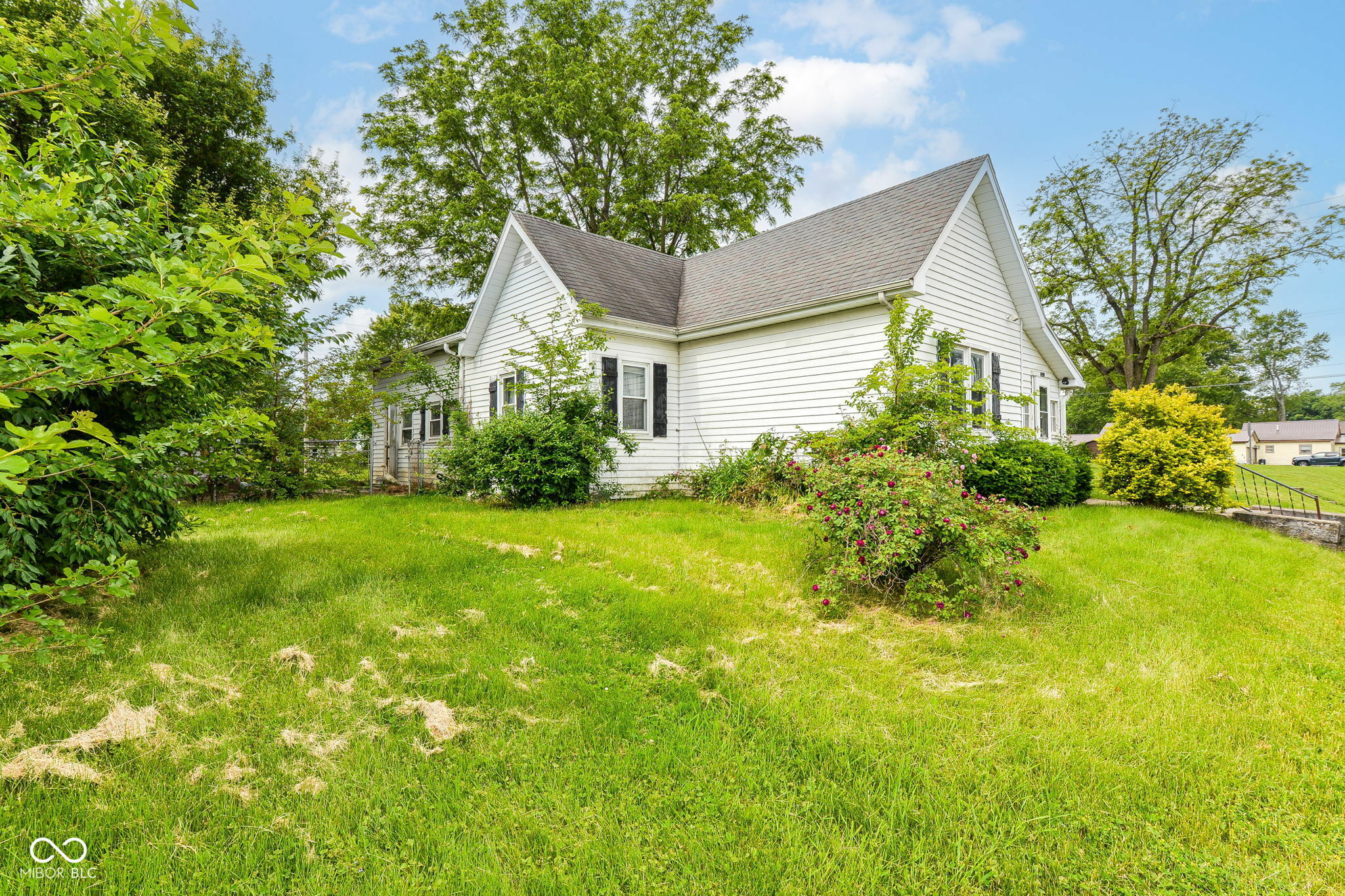 Property Photo: 2009 S L Street IN 46036
