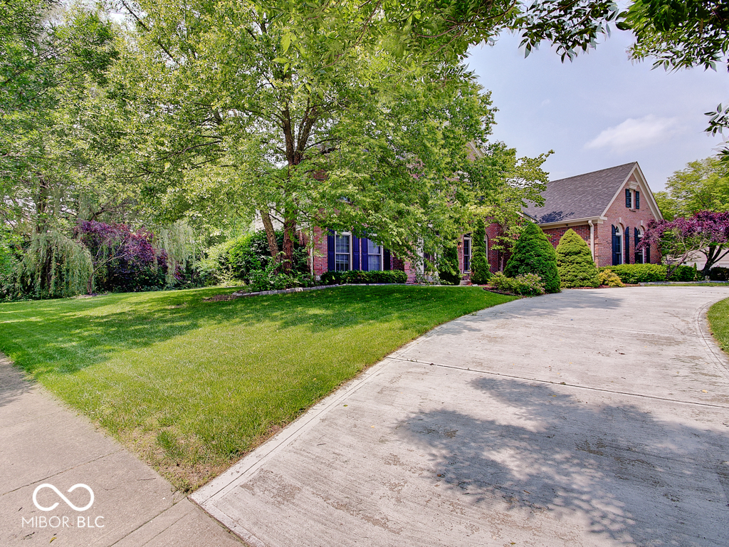 Property Photo: 4075 Dartmoor Drive IN 46143
