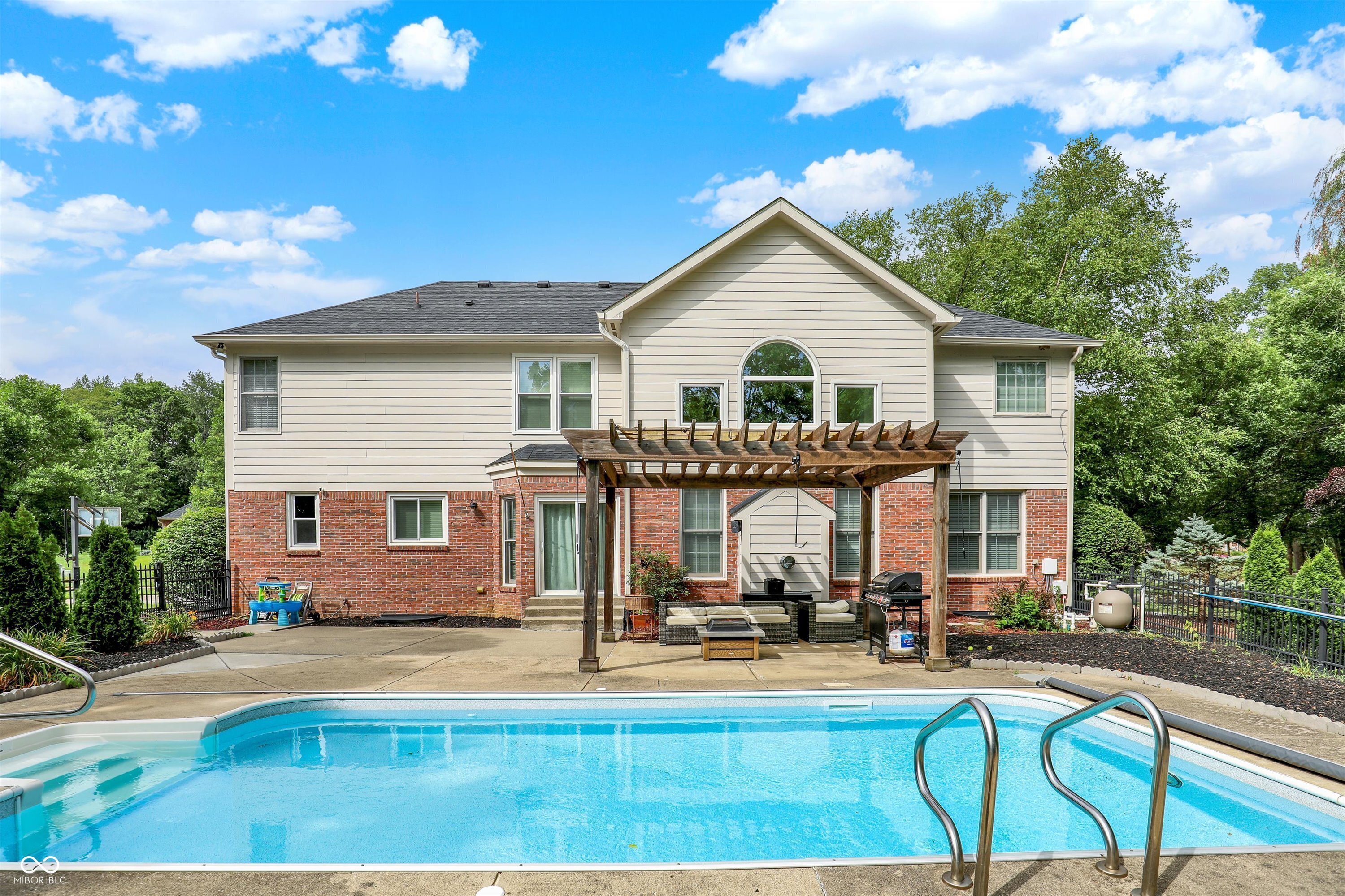 Property Photo: 4075 Dartmoor Drive IN 46143
