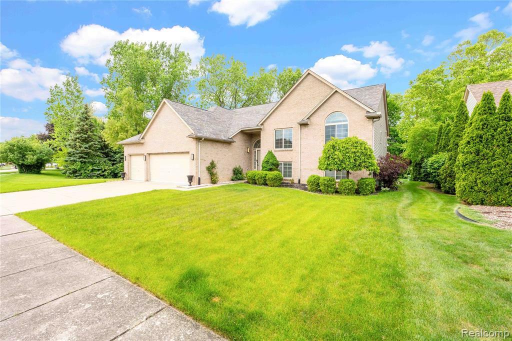 Property Photo:  19821 Woodview Drive  MI 48038 4954 