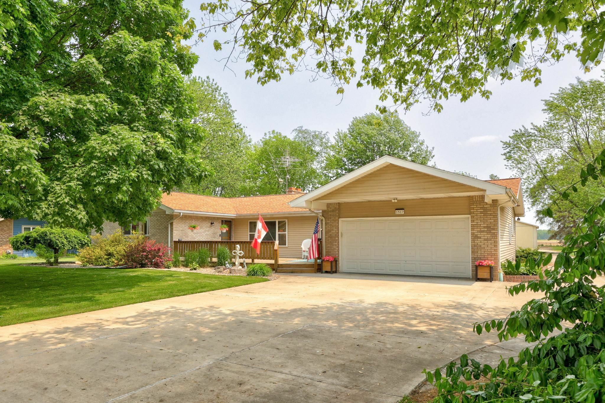 1517 S Beyer Road  Saginaw MI 48601 photo