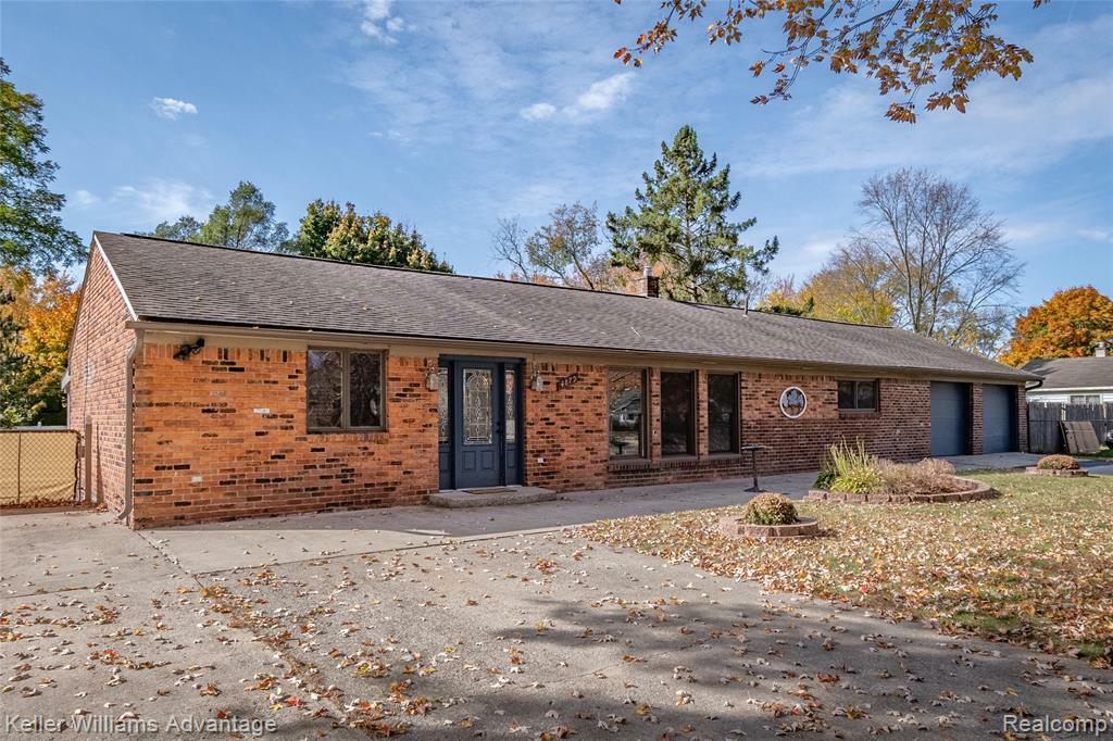 4879 Sundale Drive  Clarkston MI 48346 3692 photo