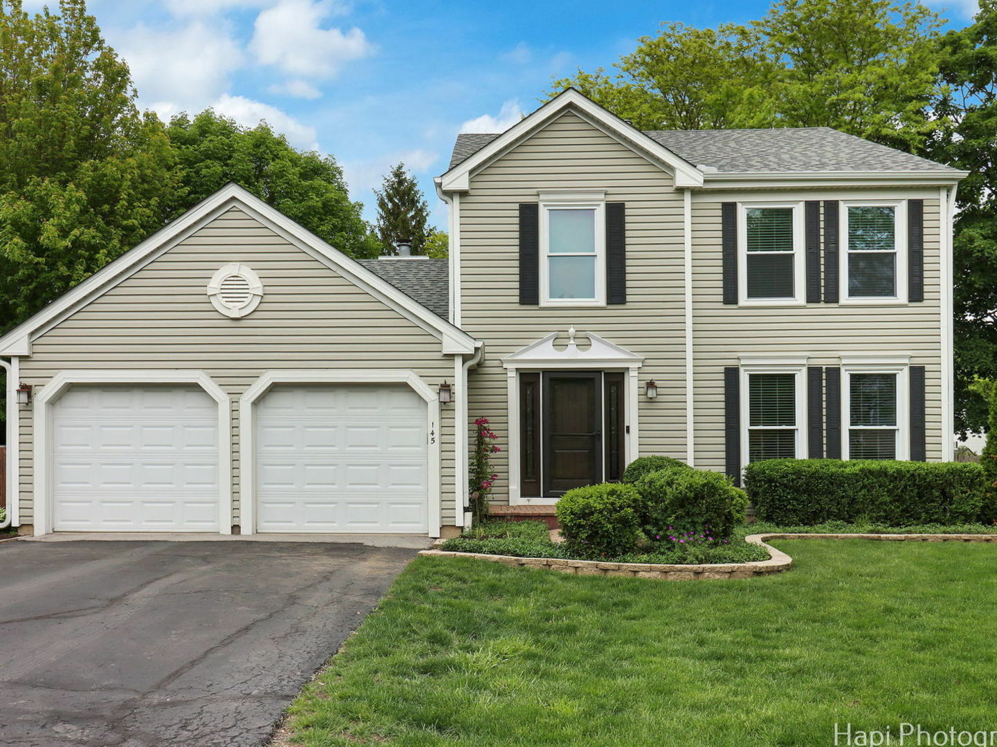 Property Photo: 145 N Royal Oak Drive IL 60061