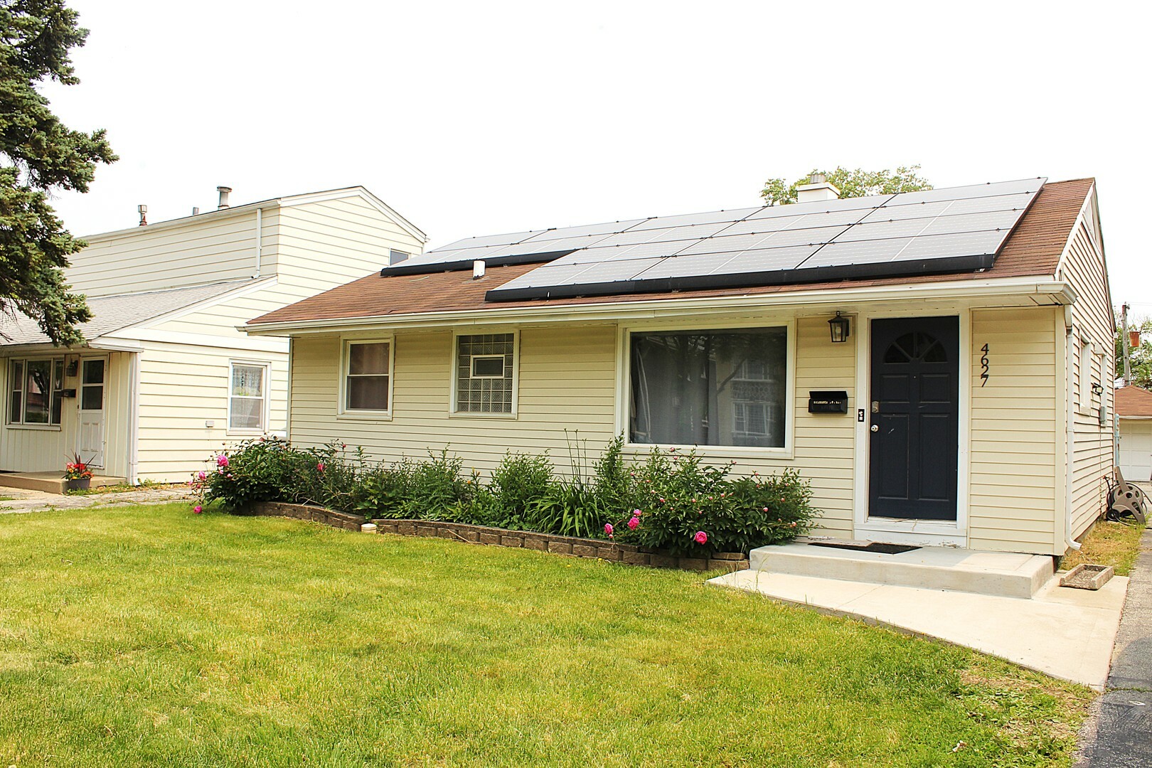 Property Photo: 4627 Custer Avenue IL 60534