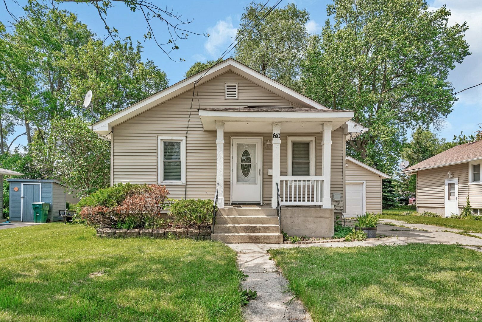 Property Photo: 610 W South Street IL 60545