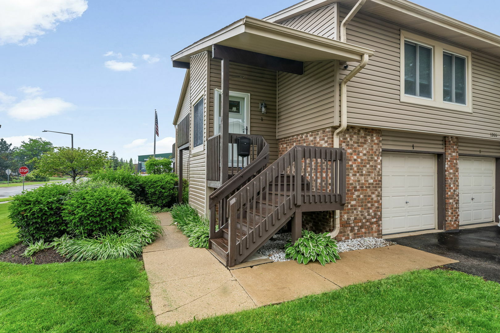 Property Photo: 1355 Kingsbury Drive 1 IL 60133