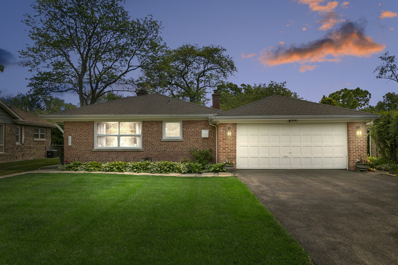 Property Photo: 1717 Dundee Road IL 60062
