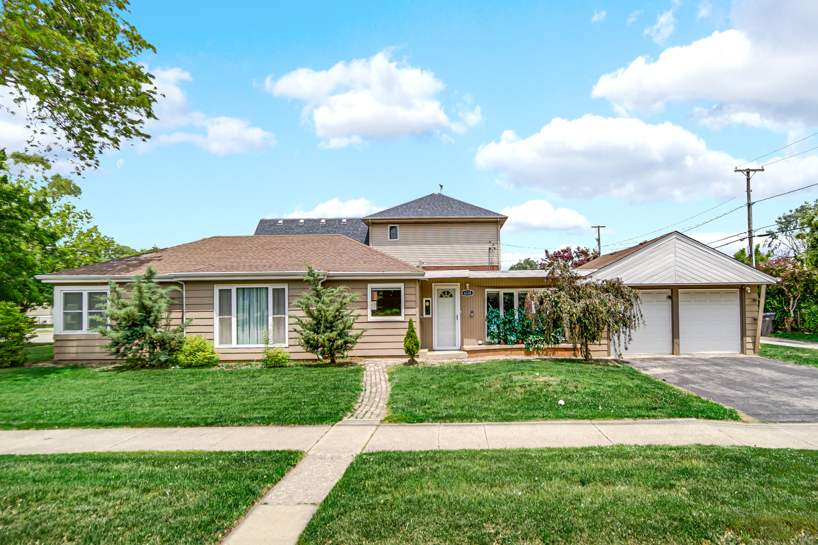 Property Photo: 6330 107th Street IL 60415