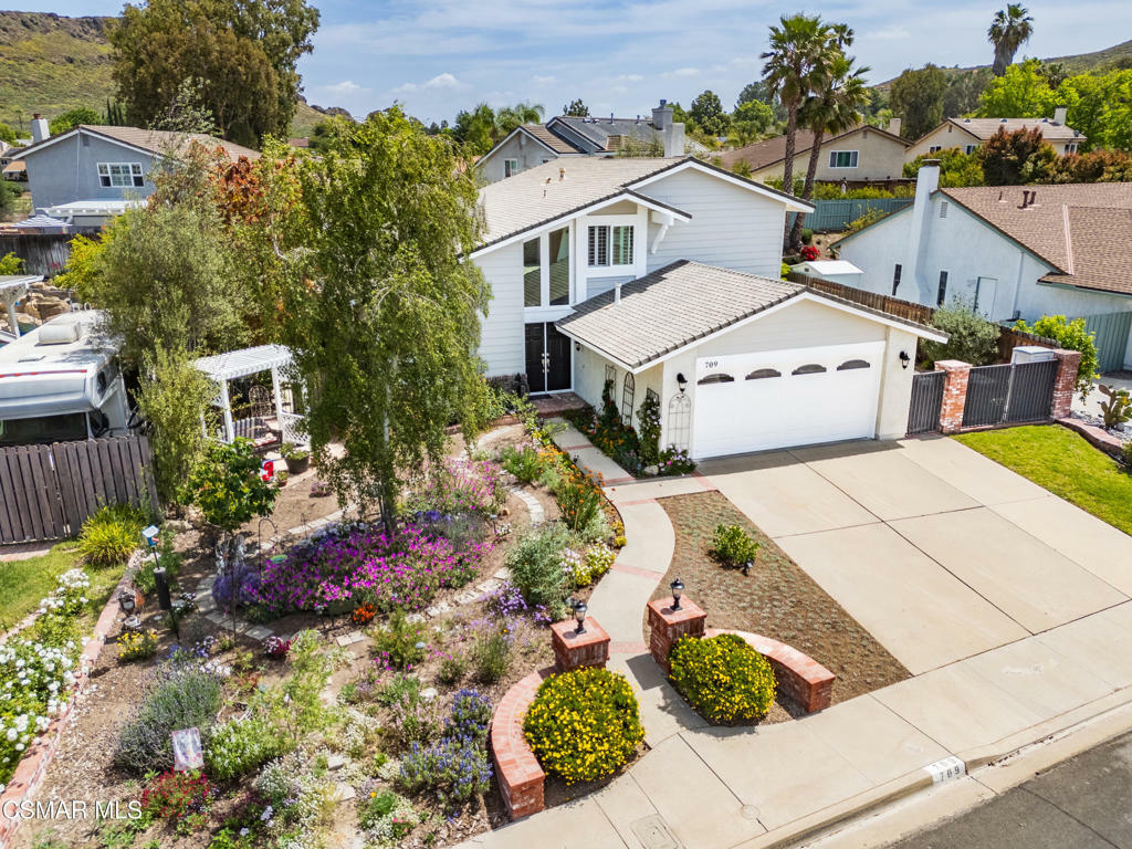 Property Photo: 709 Zinnia Court CA 91360