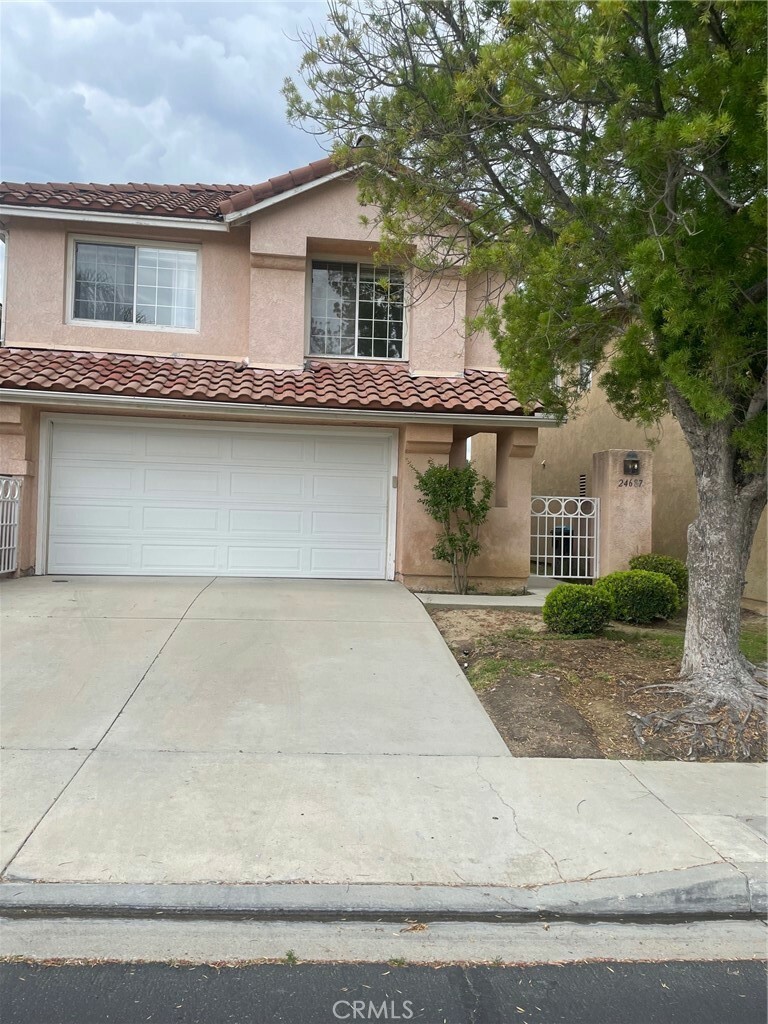 Property Photo: 24687 Calle Largo CA 91302