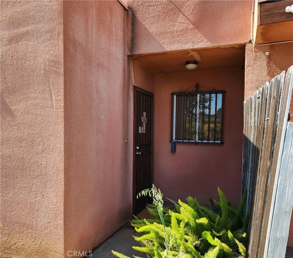 Property Photo: 411 N Brannick B CA 90063