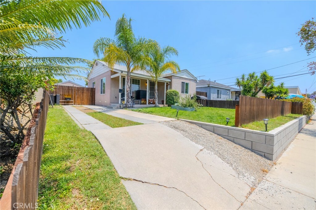 Property Photo: 8827 Shenandoah Avenue CA 90660