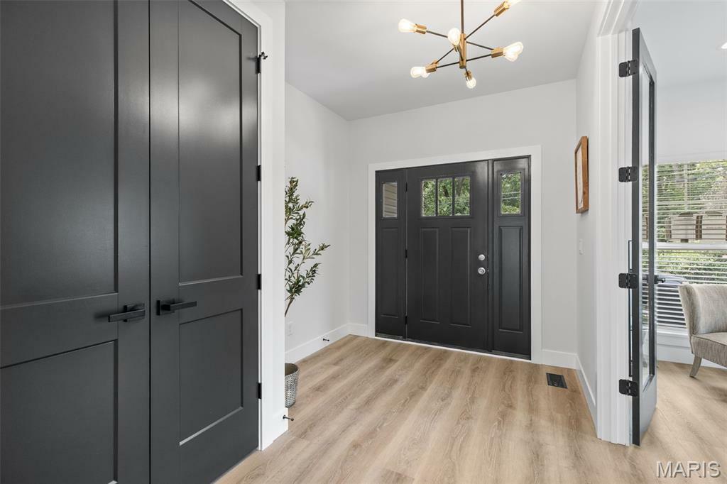 Property Photo:  401 Rayburn Avenue  MO 63127 