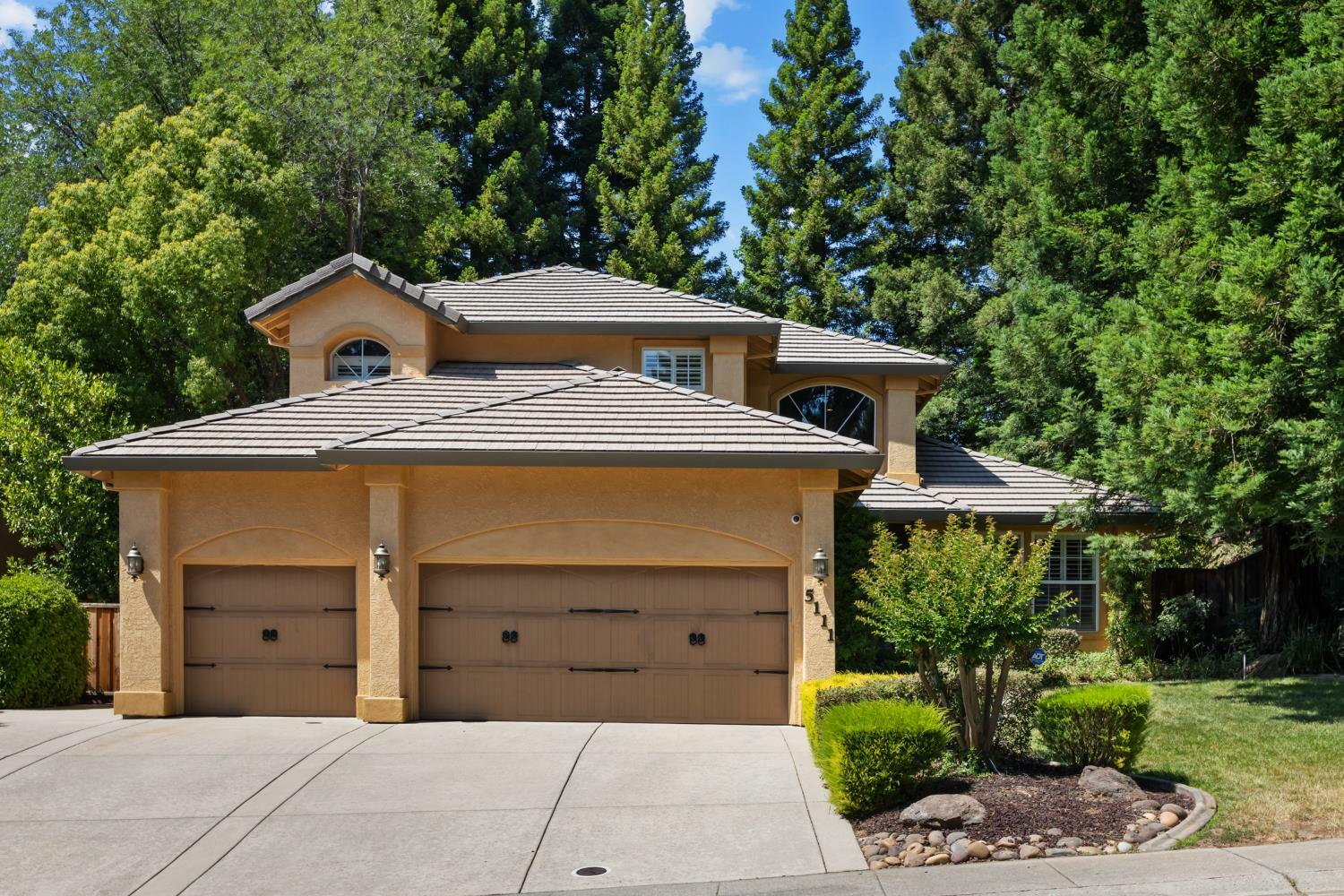 Property Photo: 5111 Kensley Court CA 95746