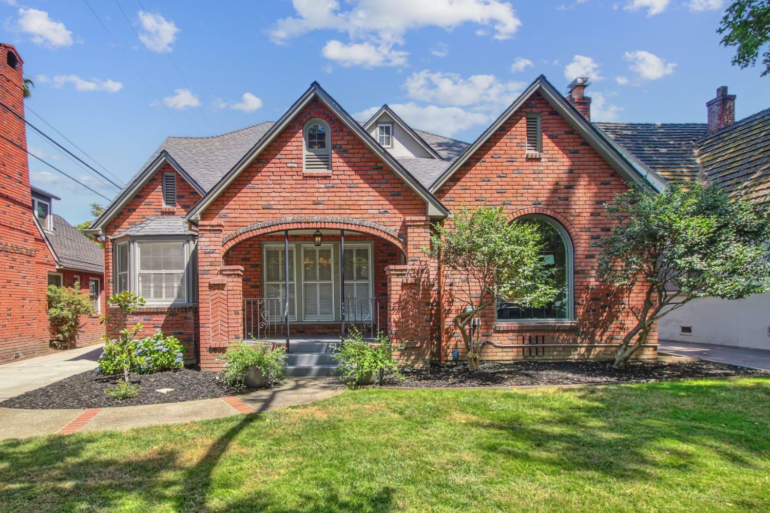 Property Photo: 825 45th Street CA 95819
