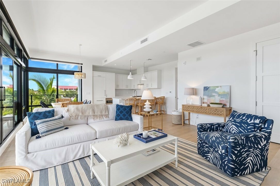Property Photo: 850 Central Avenue 305 FL 34102
