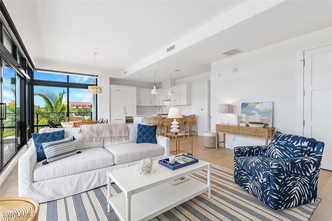 Property Photo: 850 Central Avenue 305 FL 34102