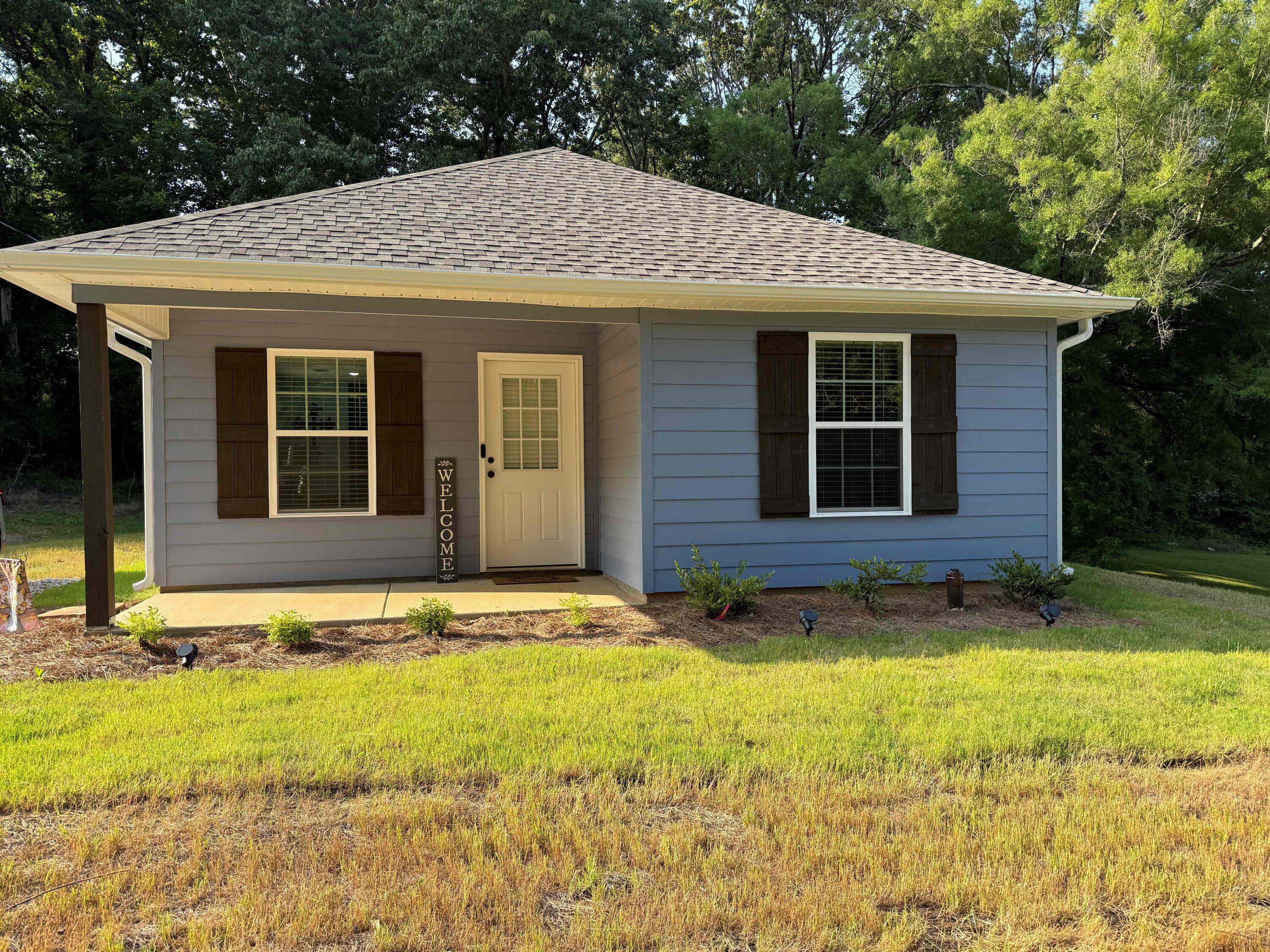 Property Photo:  1503 Mimosa Drive  MS 38804 