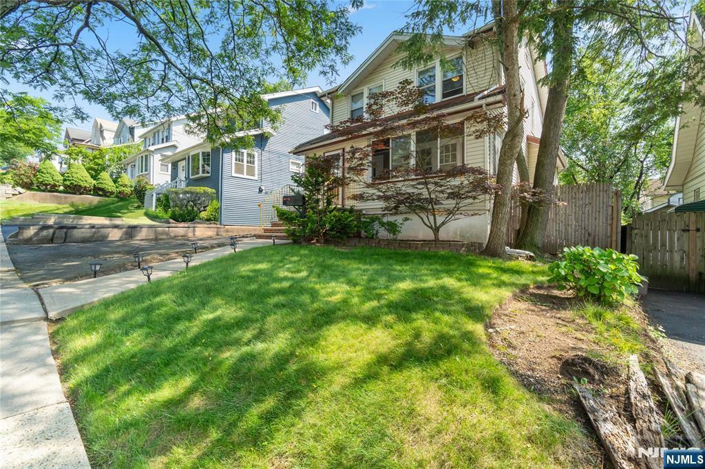 42 Oakwood Avenue  Bogota NJ 07603 photo